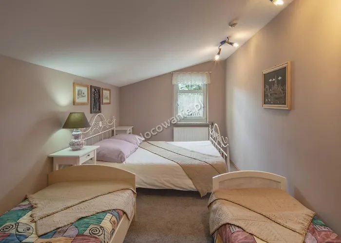 Gosciniec Pod Bukiem Apartment *